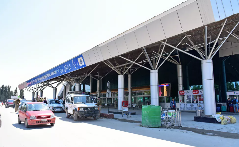 Srinagar Airport - Kashmir.Blog